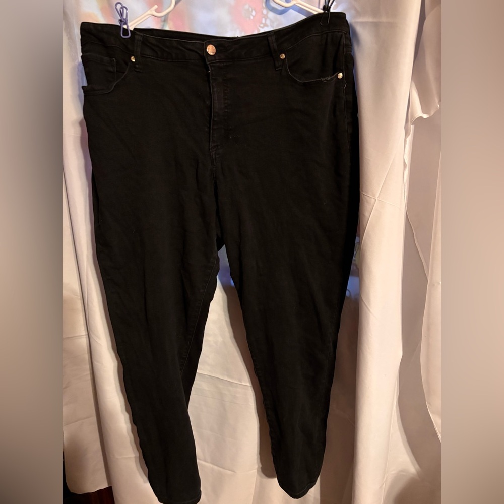 Anne Klein Mid Rise Black Jeans